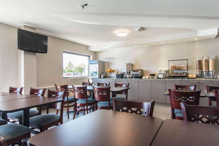 Comfort Inn — photo 4