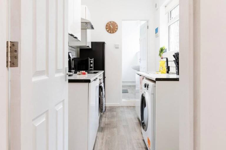 House | Pets allowed — photo 4