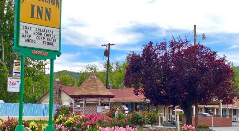 Jefferson Inn in Yreka, CA