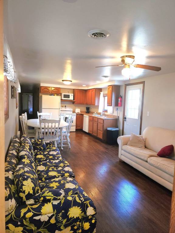 Coldwater, MI Vacation Rentals from 81 Hometogo