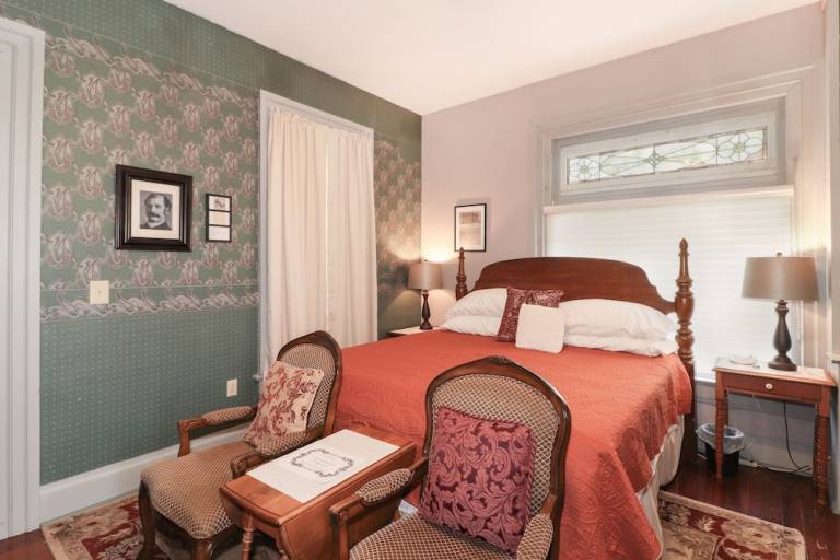 Bed and breakfast  Round Prairie Township