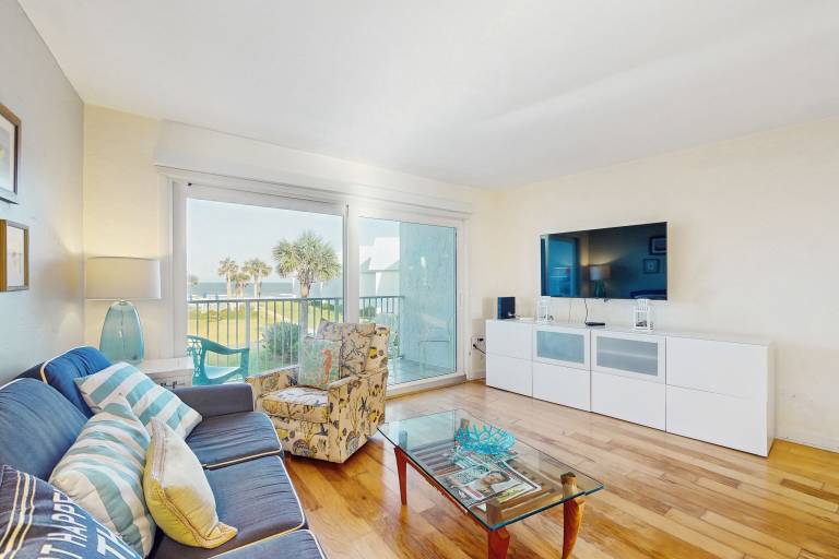 Condo Crescent Beach