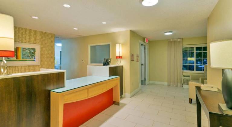 MainStay Suites Orlando Altamonte Springs — photo 2