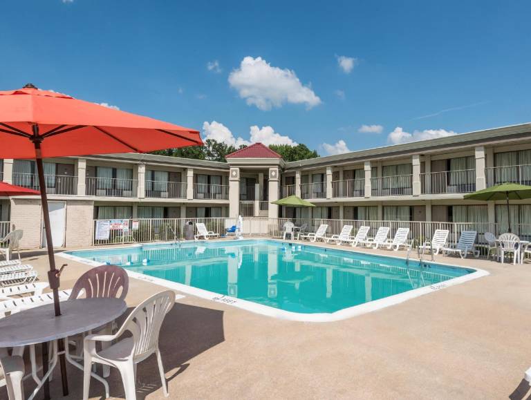 Baymont by Wyndham Lumberton NC — photo 3