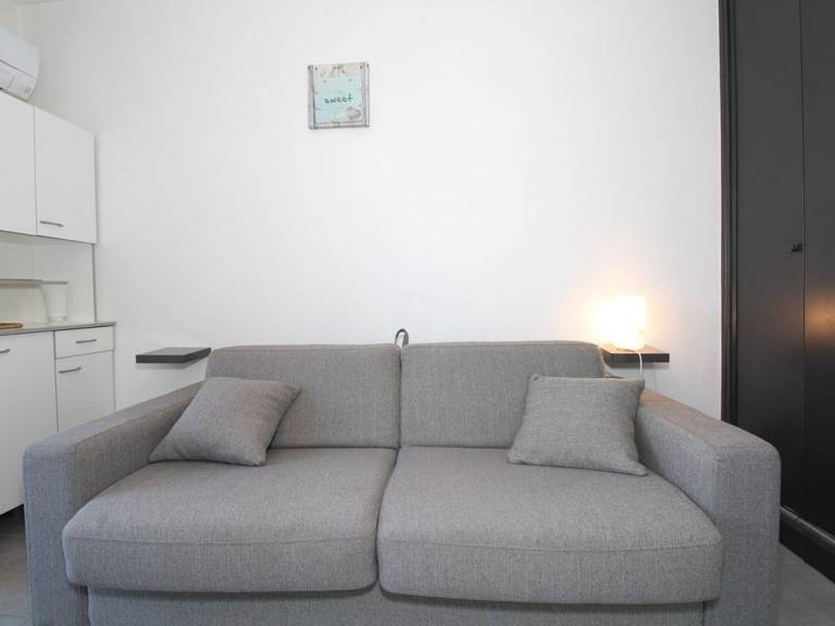 Cozy Studio with Garden, Near Thermes, WiFi, AC — photo 2