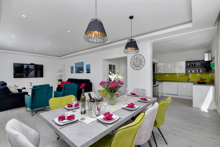Children-friendly nice villa with terrace, BBQ & pool | Mountain view | Pet-friendly — photo 3