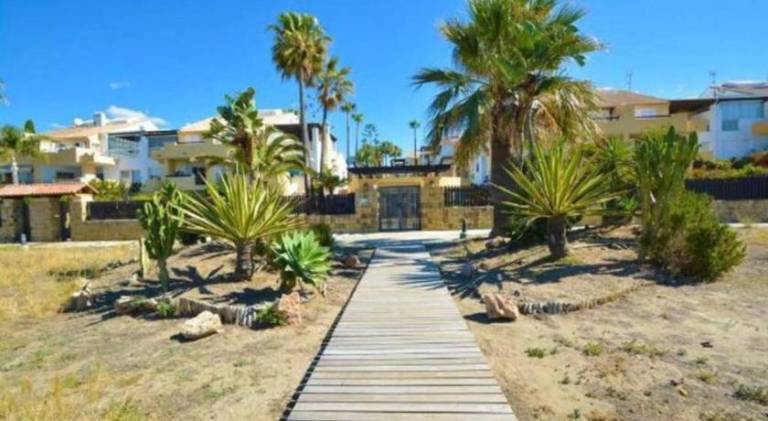 Apartment with pool | Next to the beach | Dogs allowed in Marbella
