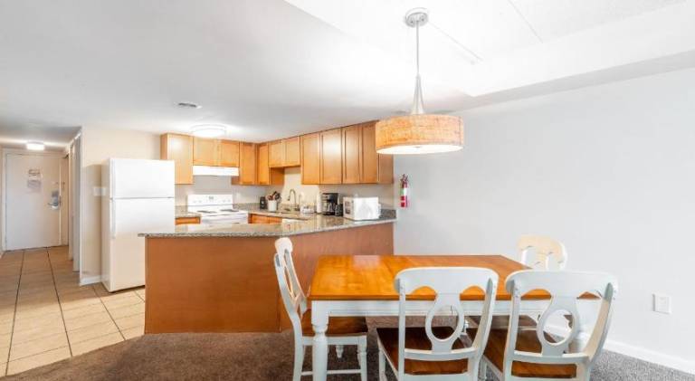 Big serviced apartment with jacuzzi & pool | Beach nearby | Pets are welcome — photo 5