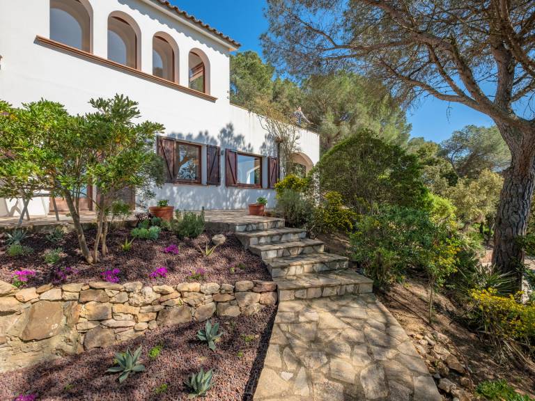 Fully equipped charming house with garden & private pool | Beach nearby | Pets are welcome — photo 2