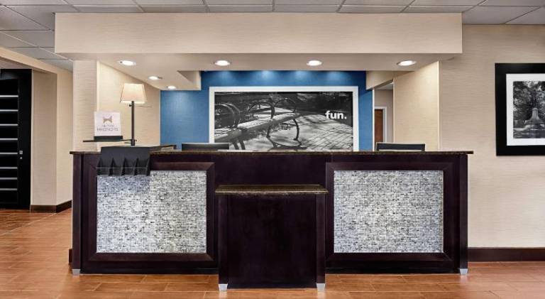 Hampton Inn Morganton — photo 4