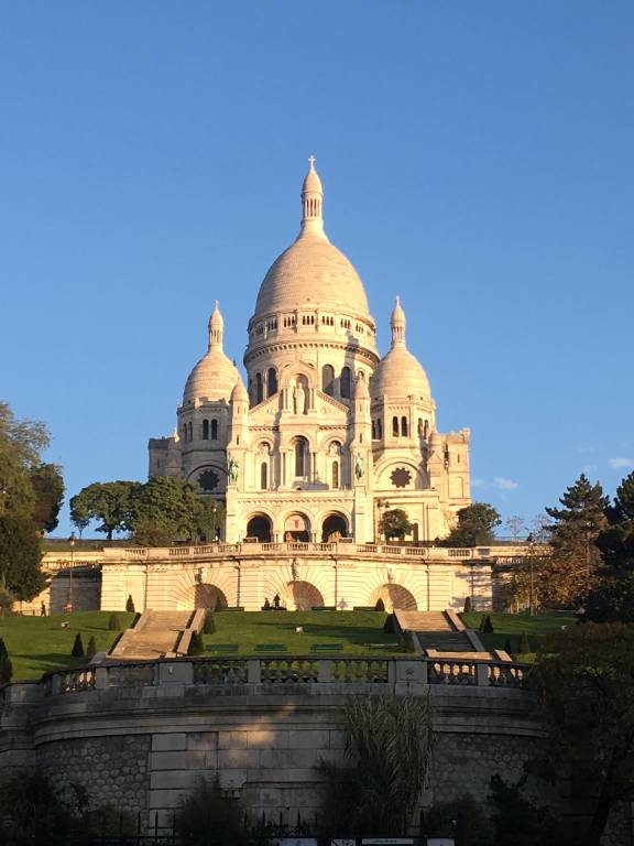 MONTMARTRE ROMANTIC, Bed & Breakfast - Paris in Gennevilliers