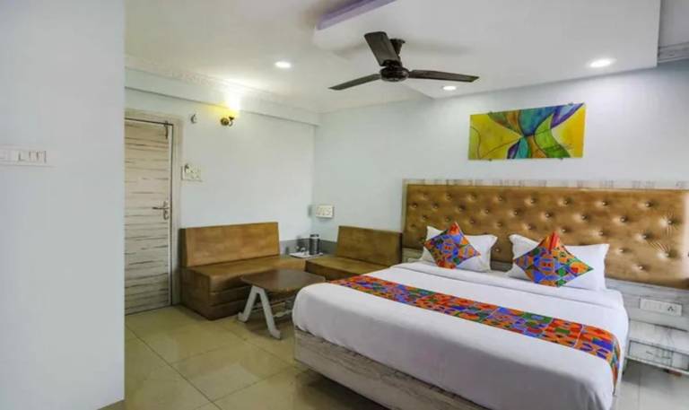 FabHotel Backstreet