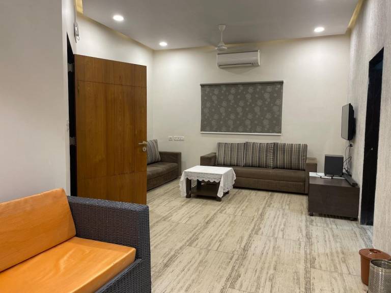 Vacation home | Pets allowed in Ahmedabad
