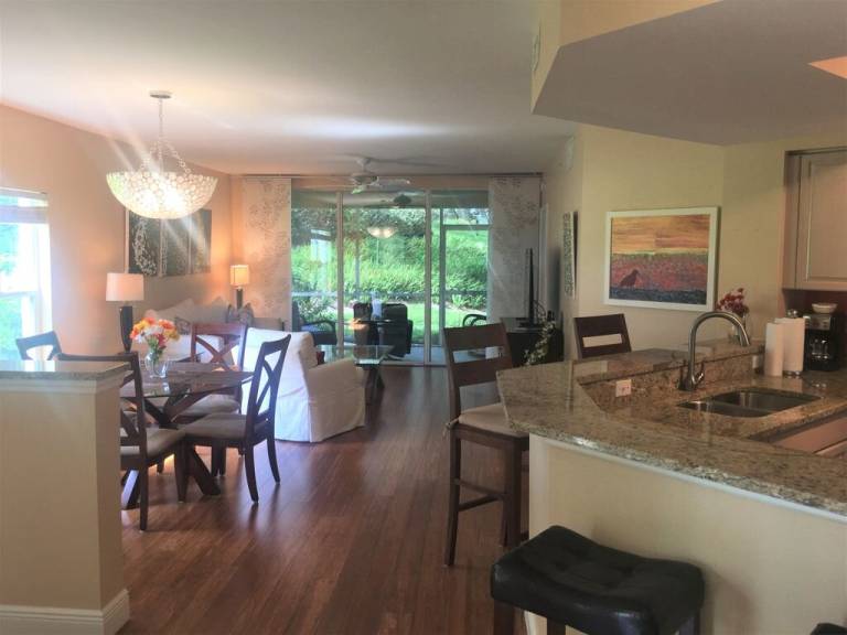 Condo with hot tub, garden & heated pool | Lake view — photo 5