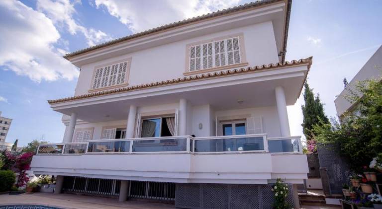 Fully equipped house with private pool, terrace & BBQ | Good for workation | Pets allowed — photo 3