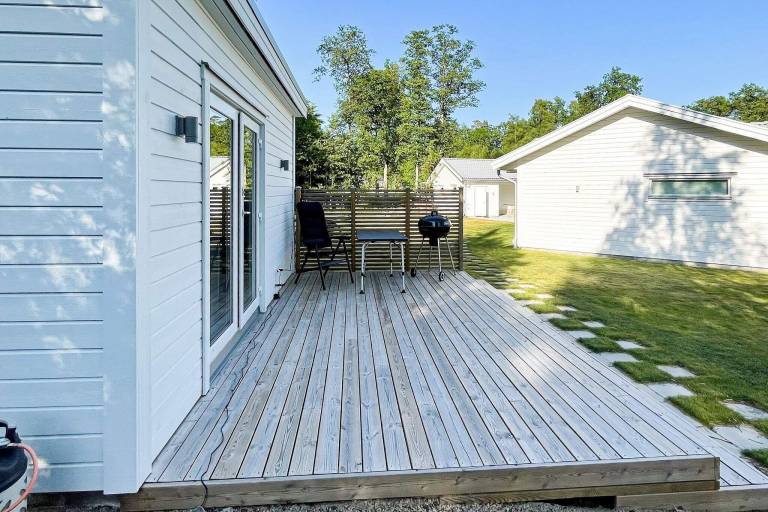 Vacation home with yard & patio | Dogs allowed — photo 2