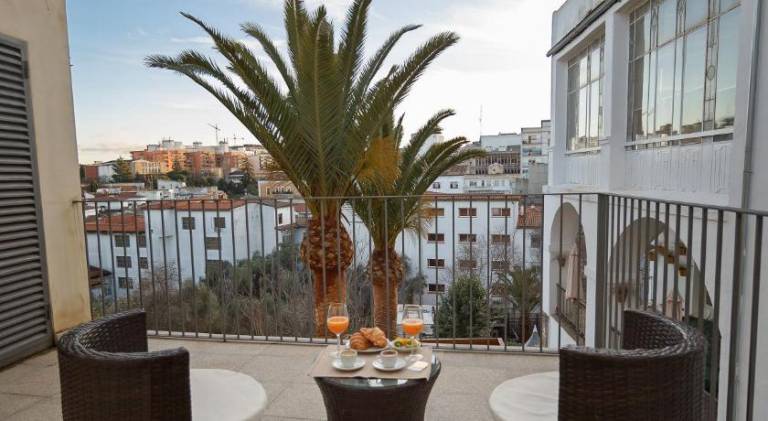 Caceres Deluxe — photo 4