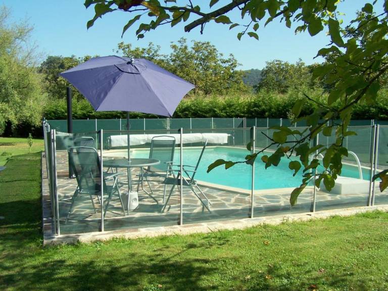 Gîte Camps-Saint-Mathurin-Léobazel