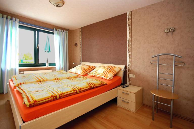 Family-oriented lovely house with terrace, BBQ & pool | Pets are welcome — photo 4