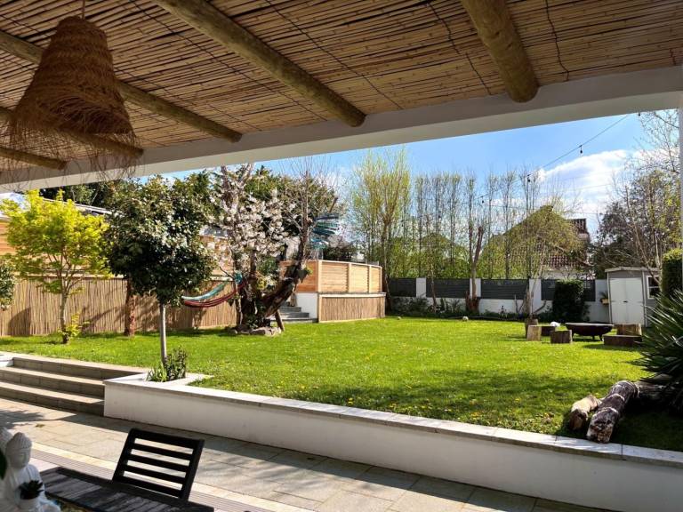 Holiday apartment with garden & barbeque — photo 2
