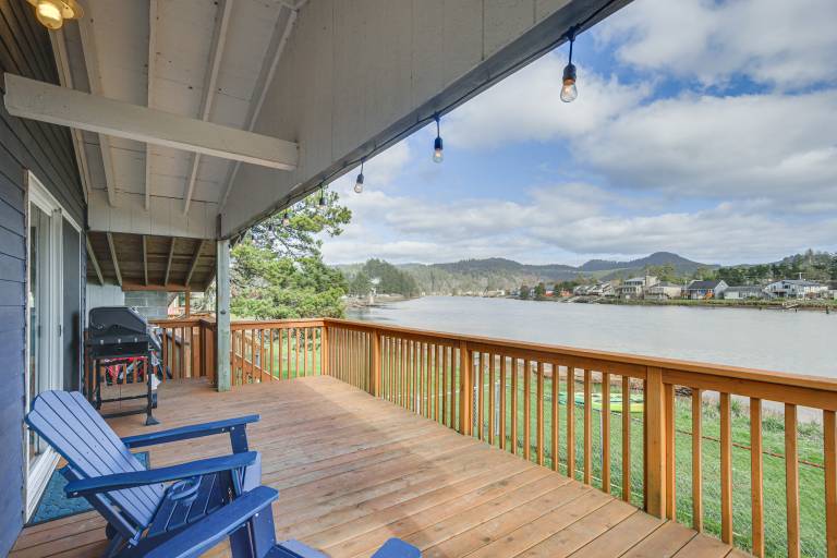Cape House Retreat: Riverfront w/ Beach Access! in Pacific City, OR