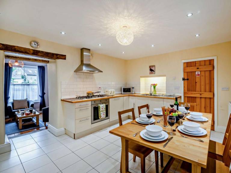 Cottage with 3 rooms for 6 persons — photo 4