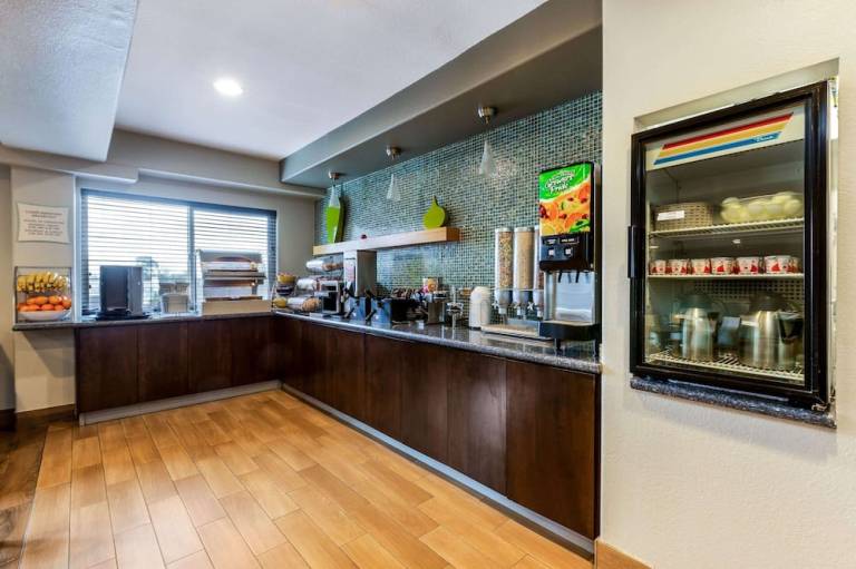 La Quinta Inn & Suites by Wyndham San Diego Mission Bay