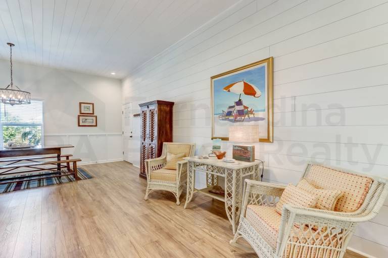 Family-friendly condo with terrace & pool | Pets allowed — photo 4