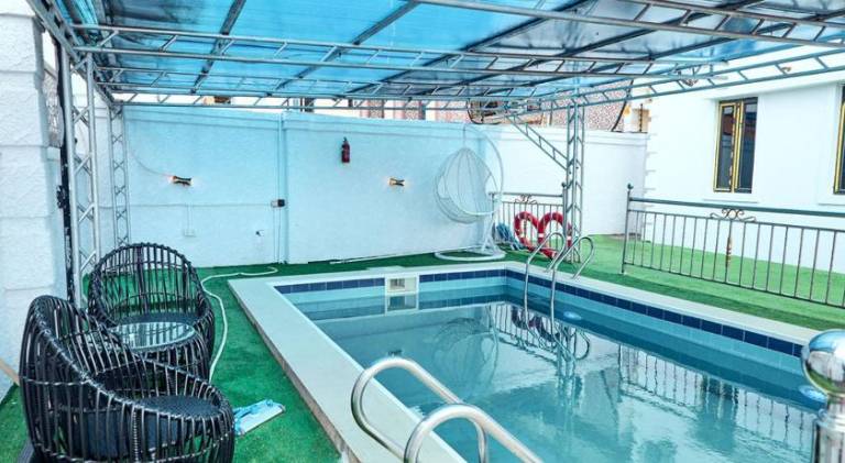 Holiday apartment with hot tub & pool — photo 4