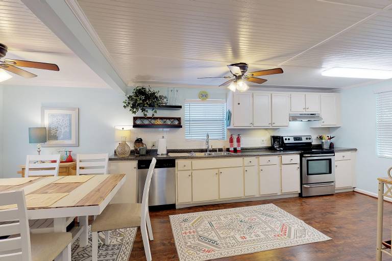 Hideaway Cottage - 11 Conch Shell Ln — photo 4
