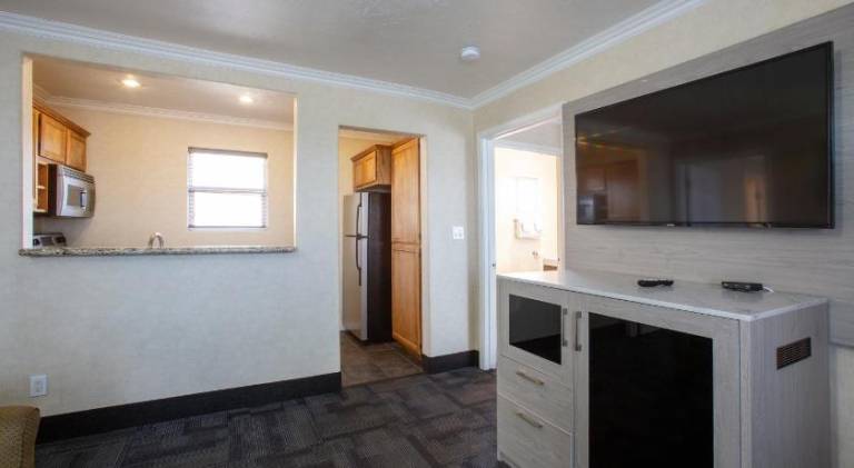 Hotel Aspen Flagstaff/ Grand Canyon InnSuites — photo 3