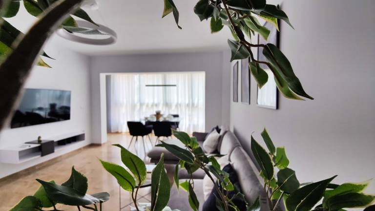 Holiday apartment with pool & patio — photo 4