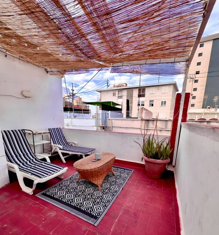 Vacation home with fast internet & terrace | Beach view in Gandia