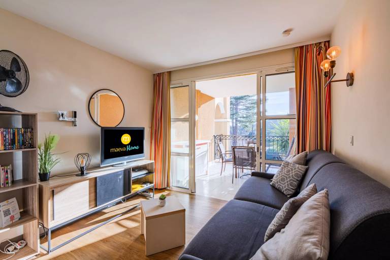 Studio with jacuzzi & patio | Close to the beach | Pet-friendly — photo 4