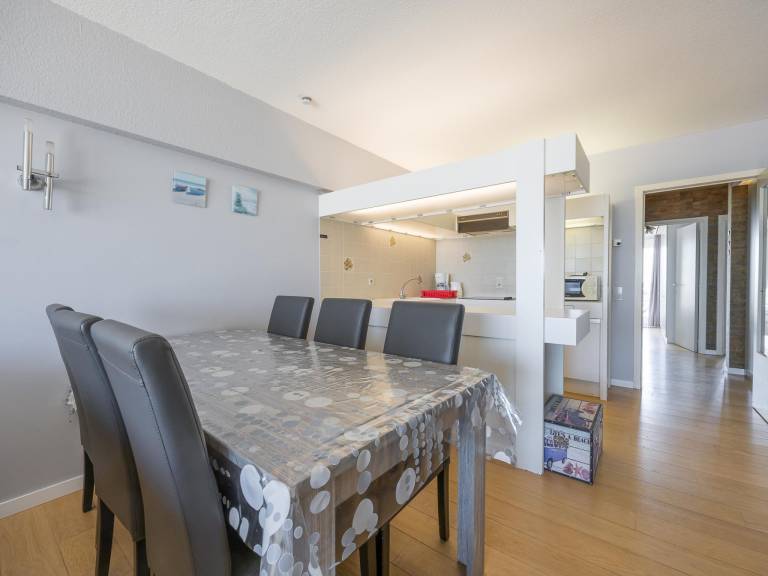 Beautiful rental apartment with pool & patio | Sea view | Beach nearby | Dogs allowed — photo 5