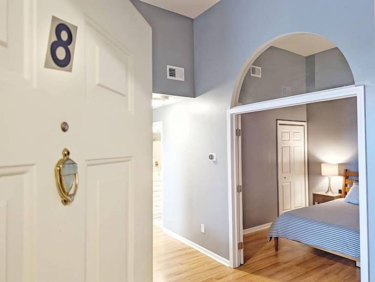 Apartment  Bay City