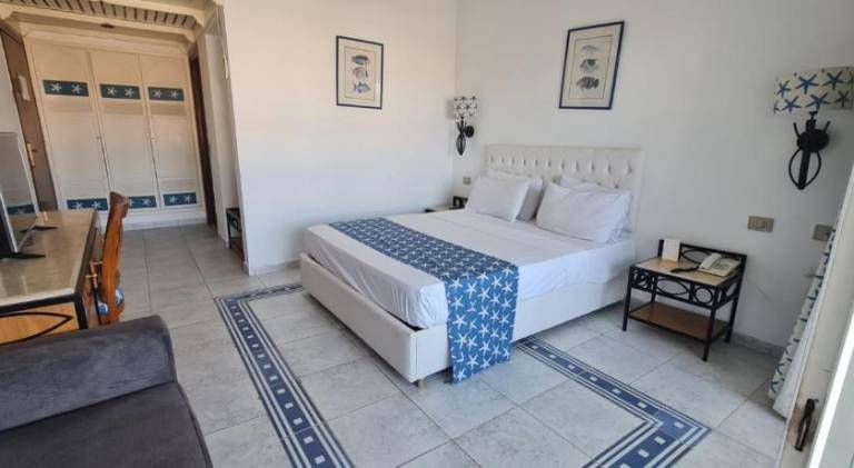 Holiday apartment with pool — photo 2