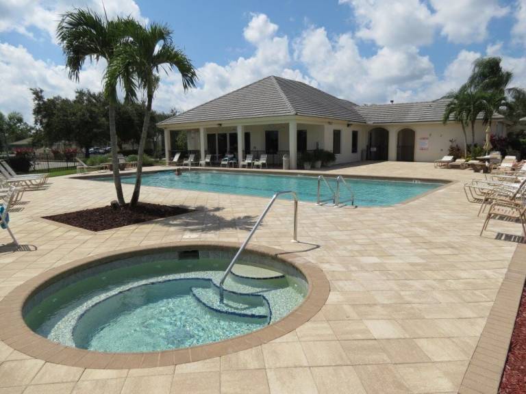 Condo Lehigh Acres