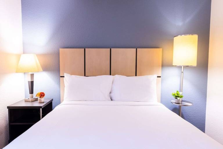 Sonesta Simply Suites Lansing
