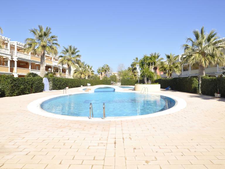 Apartment with garden & pool — photo 4