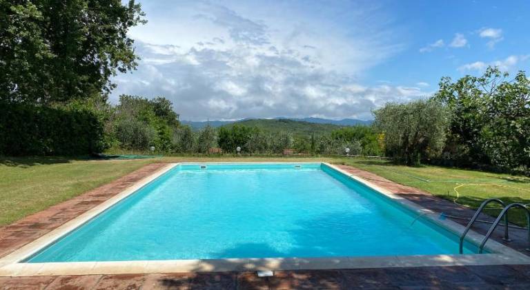 Nice vacation home with patio, private pool & barbeque | Pet-friendly — photo 3