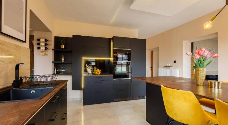 Lovely villa with yard, BBQ & patio | Suitable for remote work | Pet-friendly — photo 3