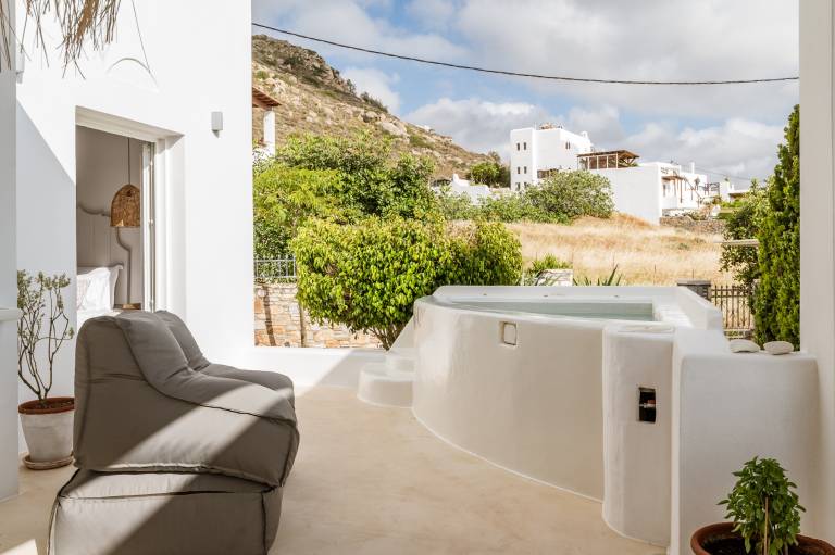 Apartment In A Hotel 'Aeolos Thalia Suite' with Sea View, Wi-Fi and Air Conditioning — photo 2