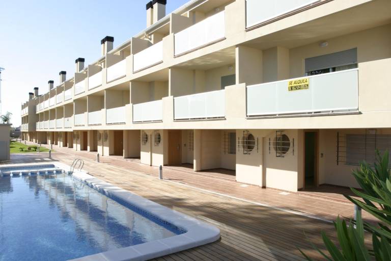 Vacation home with pool, yard & terrace | Beach nearby | Dogs allowed in València