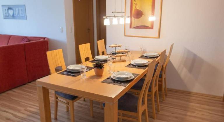 Holiday apartment with BBQ, terrace & yard — photo 3
