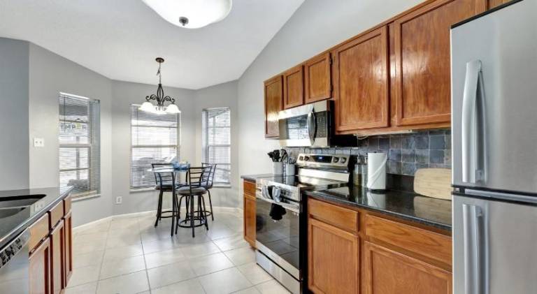 Stunning Heated Pool House for 10 in Brandon, FL — photo 3