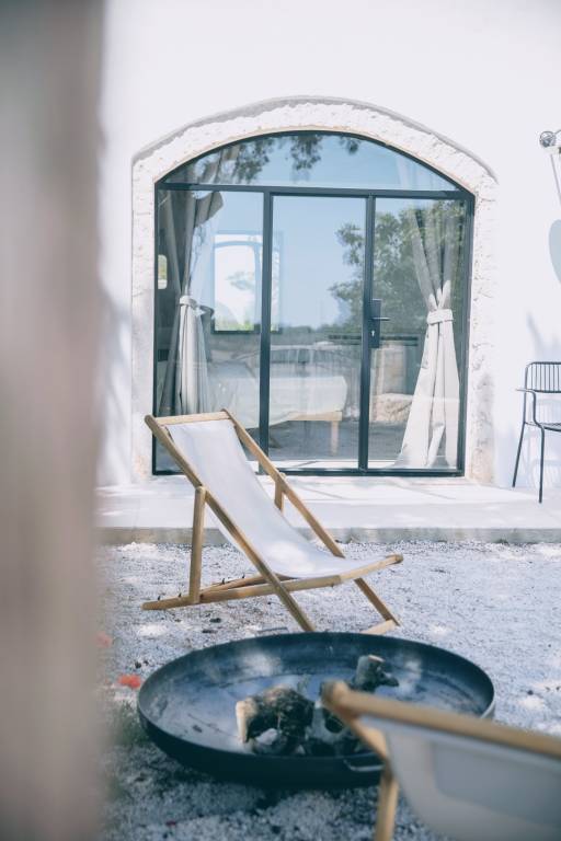 Rental with private pool, barbecue & garden — photo 4
