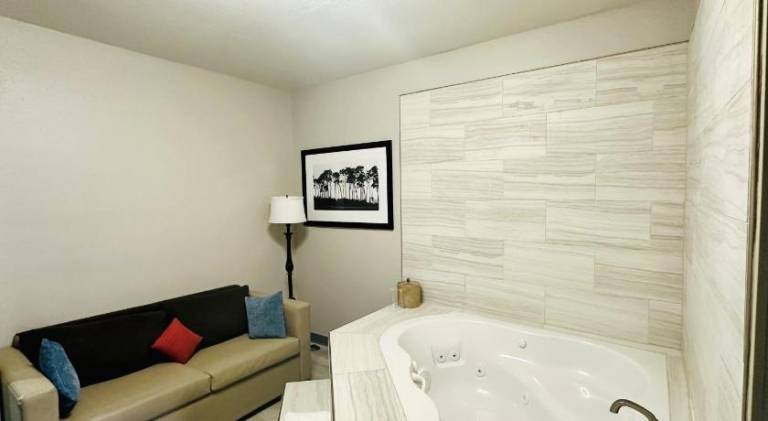 Baymont Inn & Suites by Wyndham Morrow/Atlanta I-75 South — photo 4