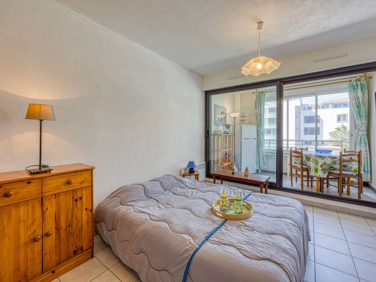 Rental apartment with pool & yard — photo 4