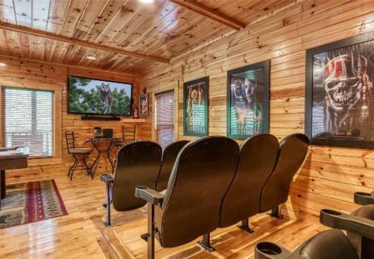 Day Dreamer Cabin with Views by Beyond Expectations — photo 4